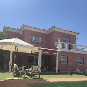 https://villa-28-de-julio-casa-rural-con-piscina-en-granada.es-andalucia.com
